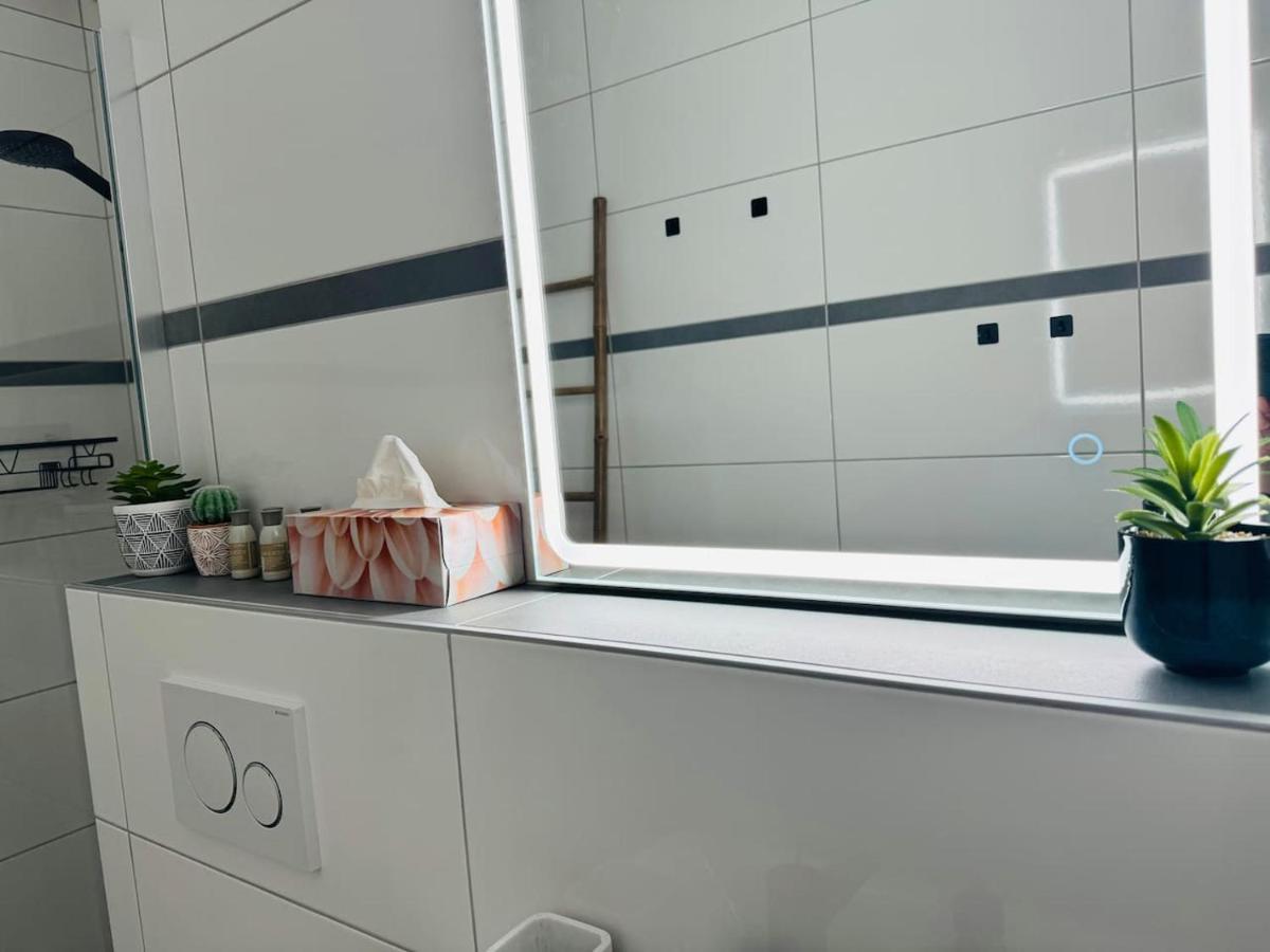 Klassen Stay - Design Studio In 11 Etage - Tolle Aussicht - Sauna, Pool - Netflix Lahnstein Exterior foto